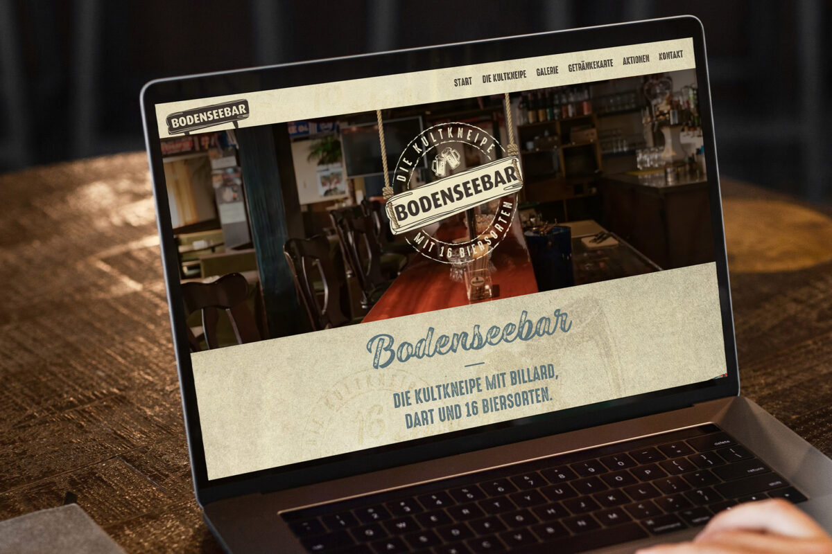 Website der Bodensee Bar auf einem Laptop